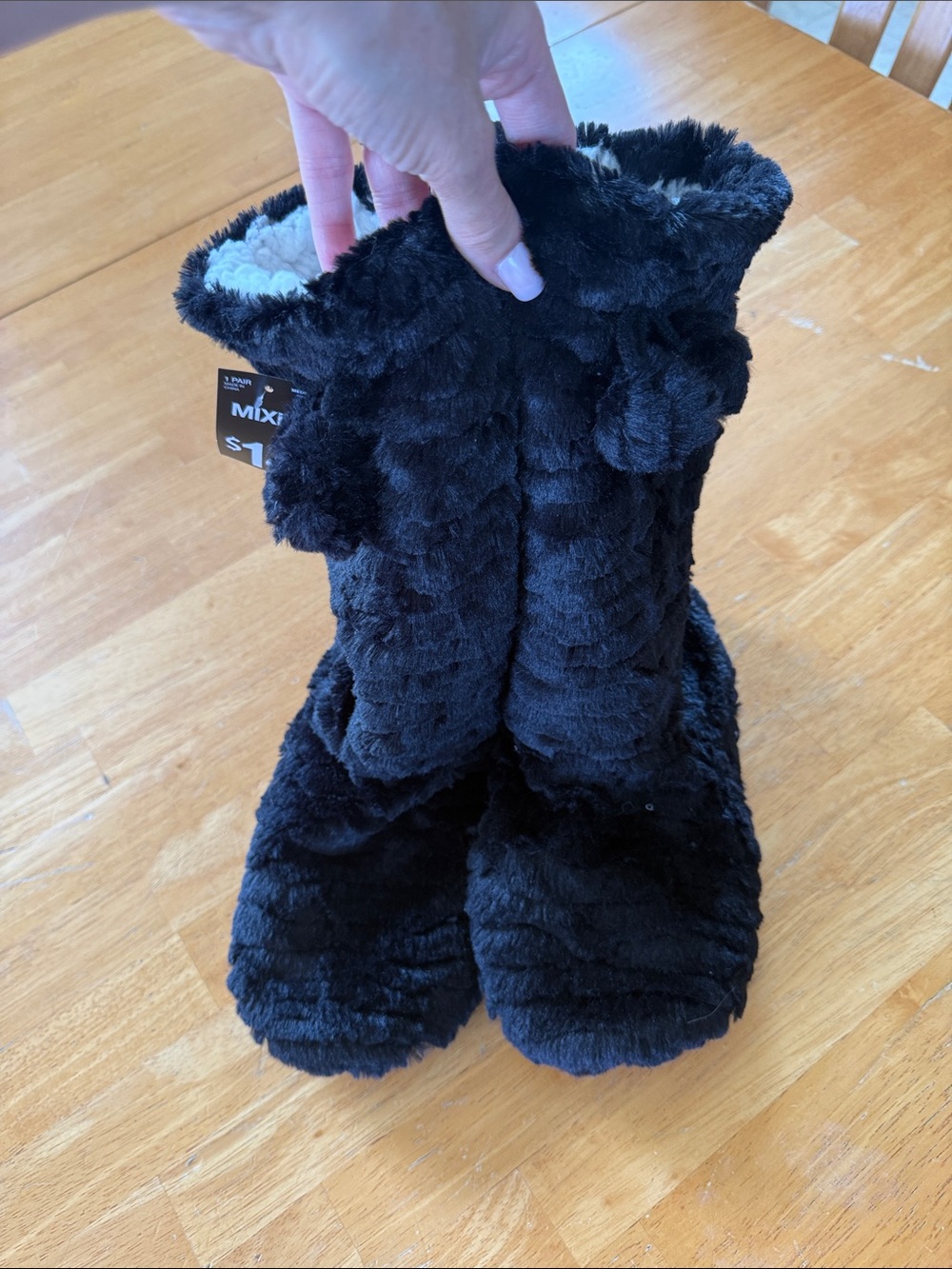 Mixit women’s Plush slippers - Black Faux Fur